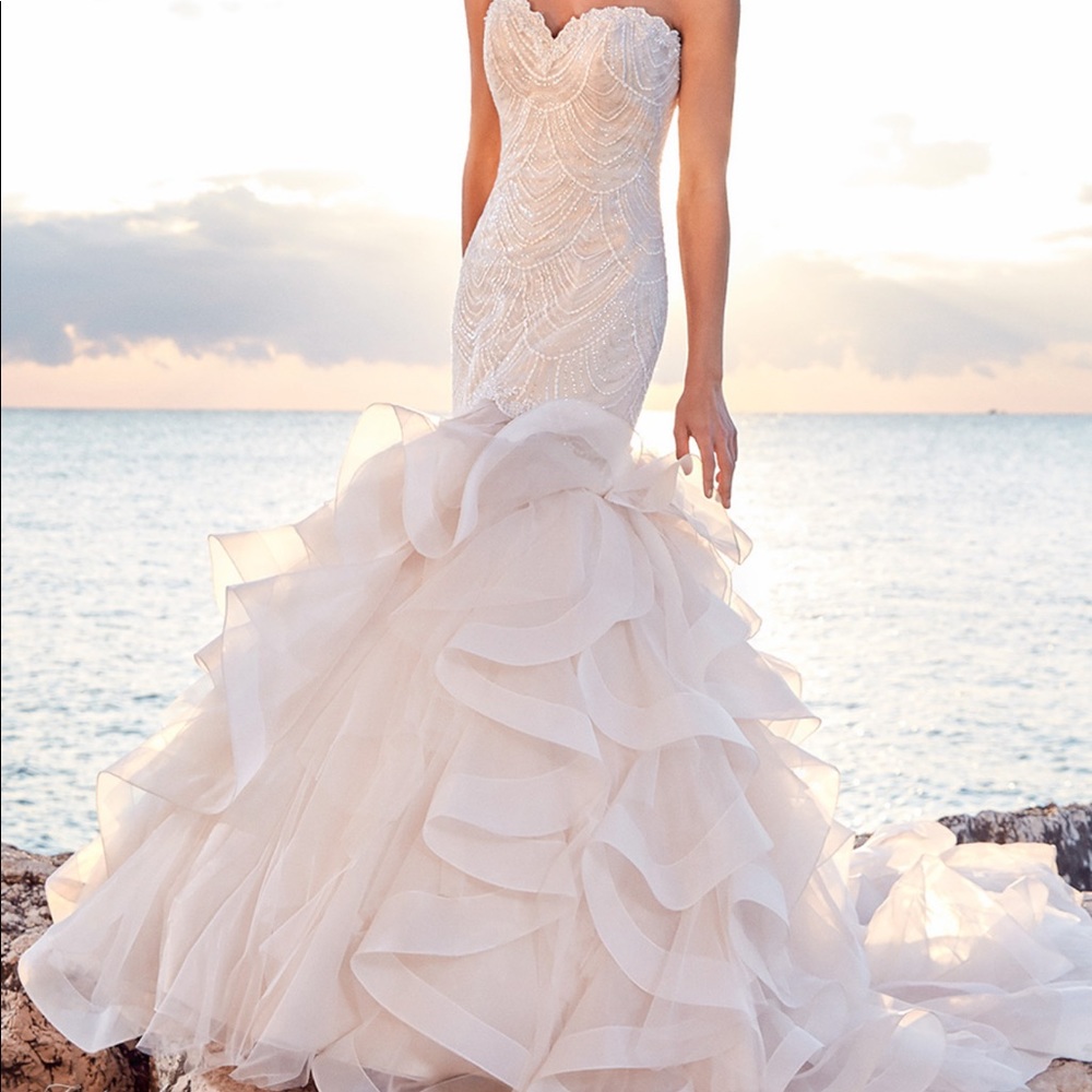 Eddy K Wedding Dress Size16 with veil